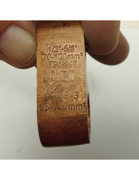 Conector a compresion para puesta a tierra